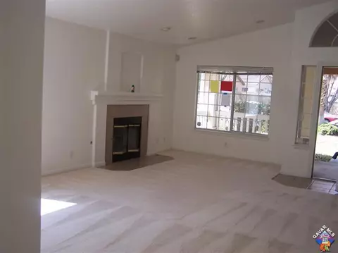 43812 17th St, Lancaster, CA 93535 photo 2