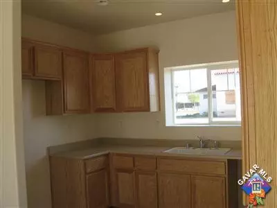 641 W Jackman St, Lancaster, CA 93534 photo 6