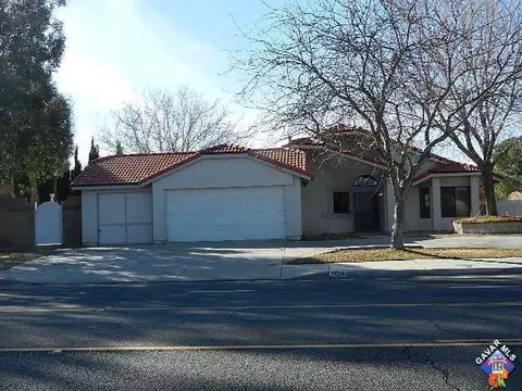 1624 E Lancaster Blvd, Lancaster, CA 93535 photo 1