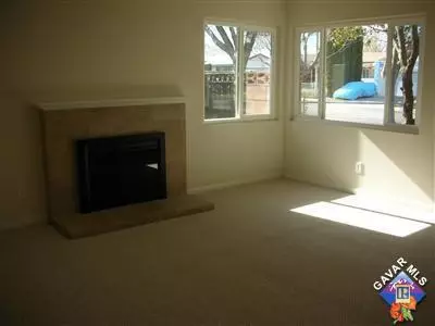 44220 4th St, Lancaster, CA 93535 photo 3