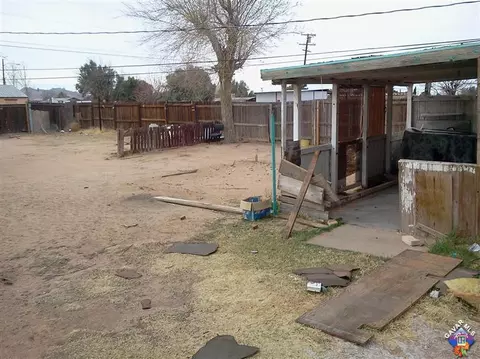 27218 Cote St, Boron, CA 93516 photo 2