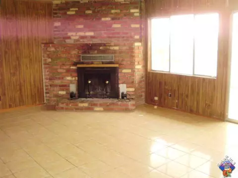 38564 E 3rd St, Palmdale, CA 93550 photo 2