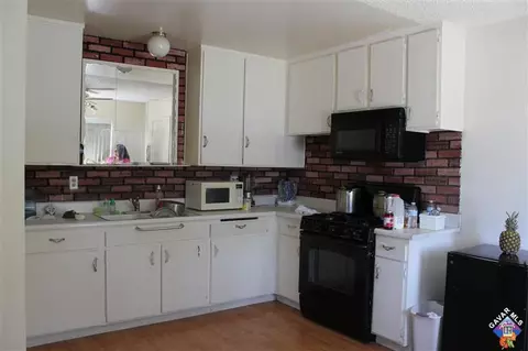 44229 E Benald St, Lancaster, CA 93535 photo 2