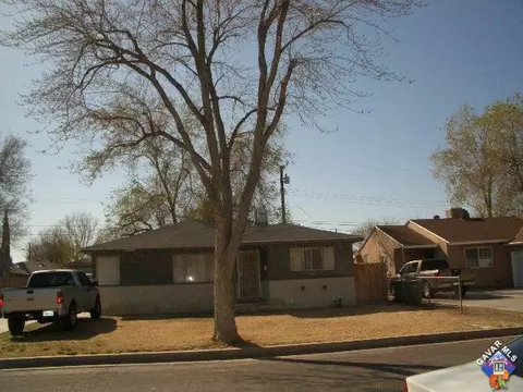 45457 Kingtree Ave, Lancaster, CA 93534 photo 1