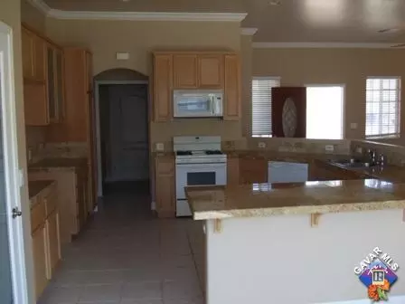 22219 Mariposa Rd, Tehachapi, CA 93561 photo 5