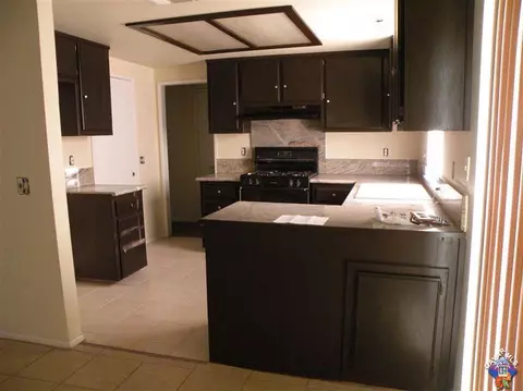 37615 31st St, Palmdale, CA 93550 photo 4