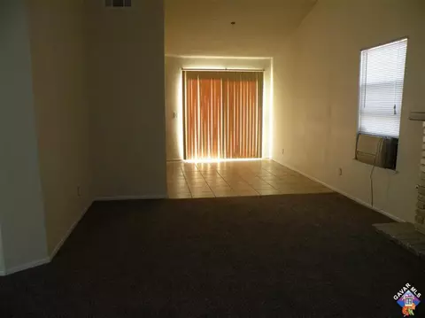 37615 31st St, Palmdale, CA 93550 photo 2