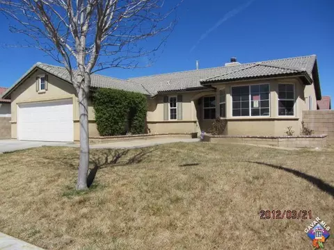 1237 W Holguin St, Lancaster, CA 93534 photo 2