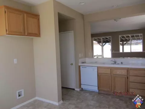 1237 W Holguin St, Lancaster, CA 93534 photo 10