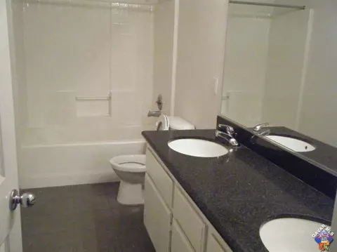 43003 Carpenter Dr, Lancaster, CA 93535 photo 4
