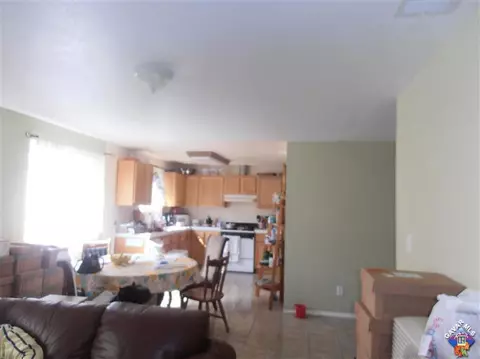 37449 29th St, Palmdale, CA 93550 photo 2