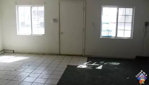 527 E Kettering St, Lancaster, CA 93535 photo 5