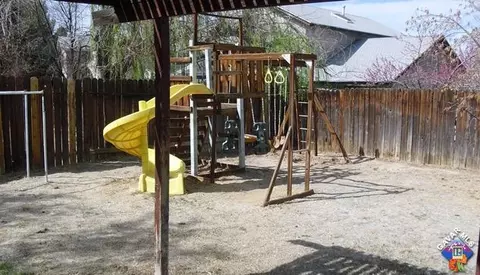 527 E Kettering St, Lancaster, CA 93535 photo 6