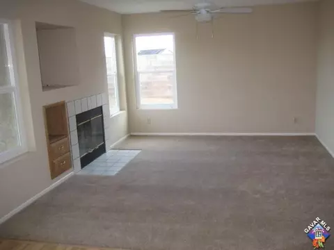 37007 Firethorn St, Palmdale, CA 93550 photo 5