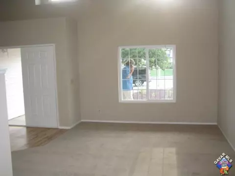 37007 Firethorn St, Palmdale, CA 93550 photo 4