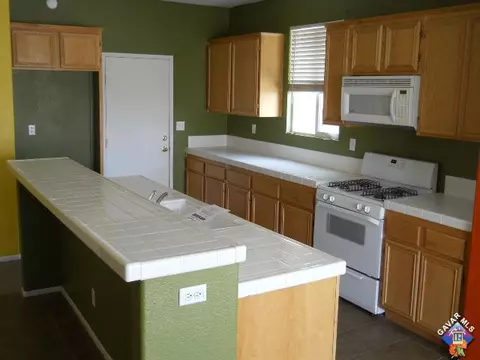 2033 Keaton Way, Lancaster, CA 93536 photo 5