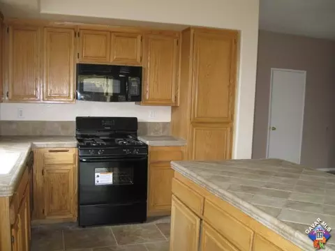 45658 Knightsbridge St, Lancaster, CA 93534 photo 4