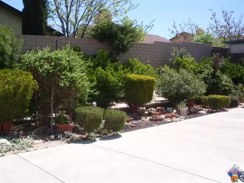 36950 Desert Willow Dr, Palmdale, CA 93550 photo 4