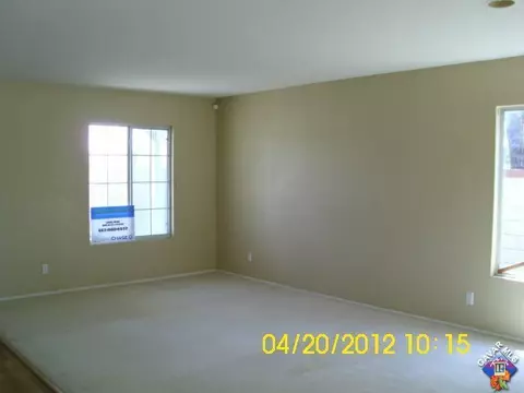 43203 33rd St, Lancaster, CA 93535 photo 2