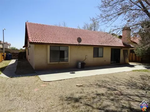 43345 Carol Dr, Lancaster, CA 93535 photo 3