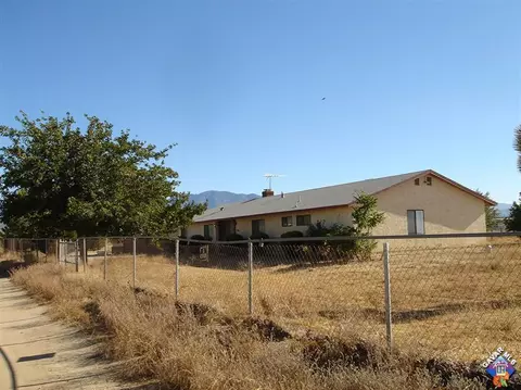 36115 E 166th St, Llano, CA 93544 photo 2