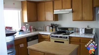 17205 Valeport Ave E, Lancaster, CA 93535 photo 3