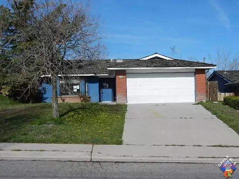 1361 Green St S, Tehachapi, CA 93561 photo 1