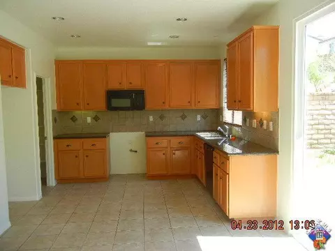 2512 Yarrow Ct, Palmdale, CA 93551 photo 3