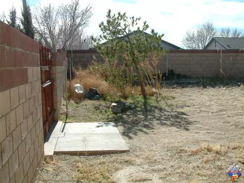 746 E Ivesbrook St, Lancaster, CA 93535 photo 7