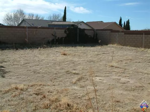 746 E Ivesbrook St, Lancaster, CA 93535 photo 5