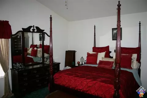 2352 Lightcap St, Lancaster, CA 93535 photo 3