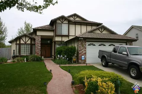 2352 Lightcap St, Lancaster, CA 93535 photo 2