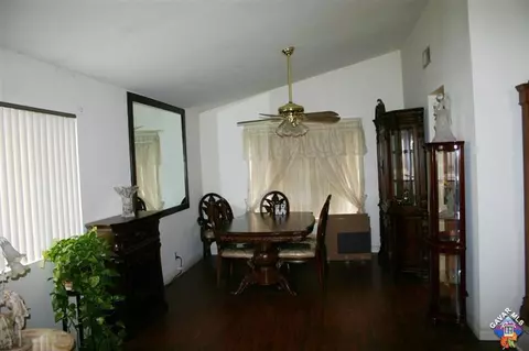 2352 Lightcap St, Lancaster, CA 93535 photo 5