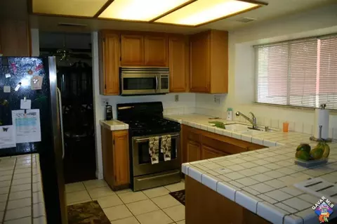 2352 Lightcap St, Lancaster, CA 93535 photo 4