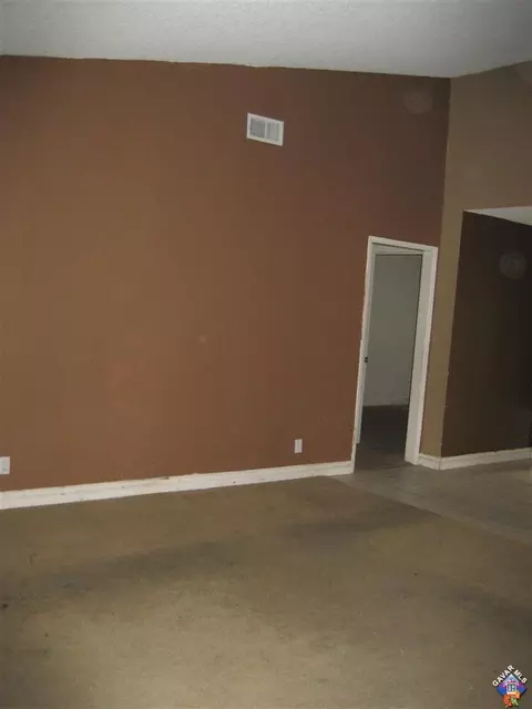 1050 E Lingard St, Lancaster, CA 93535 photo 4