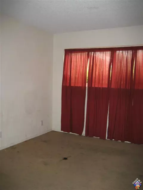 1050 E Lingard St, Lancaster, CA 93535 photo 8