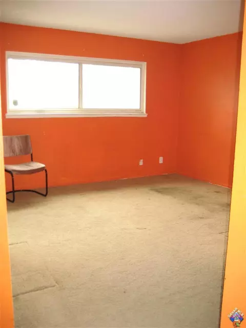 1050 E Lingard St, Lancaster, CA 93535 photo 9