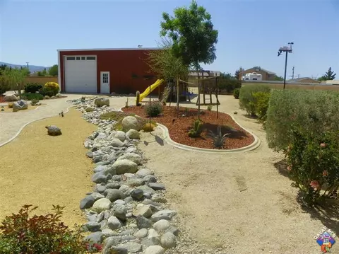 42703 W 22nd St, Lancaster, CA 93536 photo 3