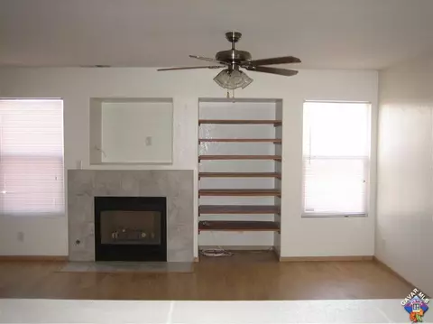 1833 Hart St, Lancaster, CA 93534 photo 2