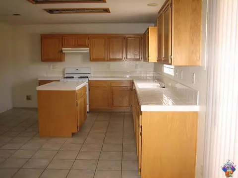1833 Hart St, Lancaster, CA 93534 photo 4