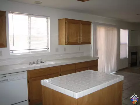 1833 Hart St, Lancaster, CA 93534 photo 5