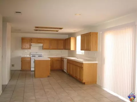 1833 Hart St, Lancaster, CA 93534 photo 3