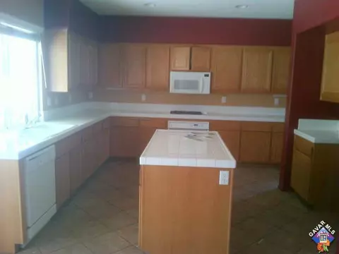 42349 Ridge View Dr, Lancaster, CA 93536 photo 2