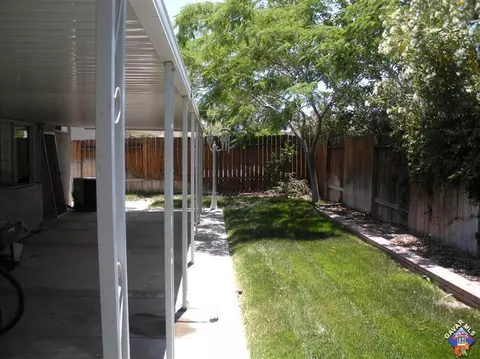 37537 Deville St, Palmdale, CA 93552 photo 6