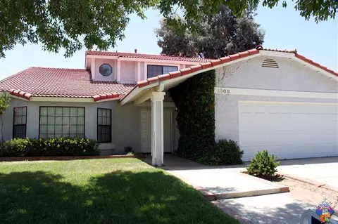 1308 Herzel Ave, Lancaster, CA 93535 photo 4