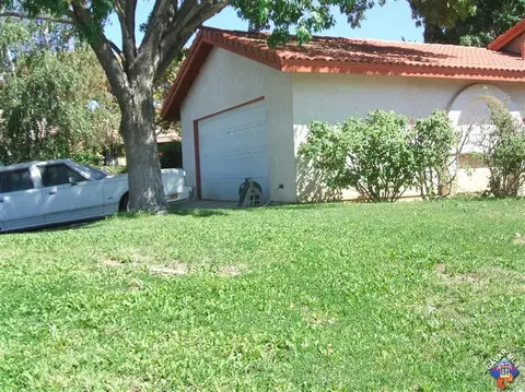 3216 Versailles Ct, Lancaster, CA 93536 photo 6