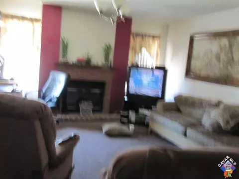37634 Dixie Dr, Palmdale, CA 93550 photo 3