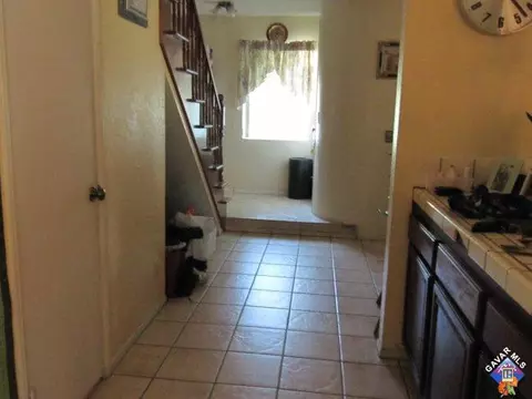 37634 Dixie Dr, Palmdale, CA 93550 photo 2