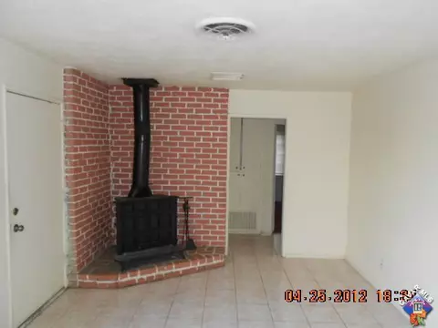 38751 32nd St, Palmdale, CA 93550 photo 2