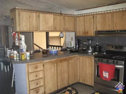 6073 Goss Rd, Phelan, CA 92371 photo 9